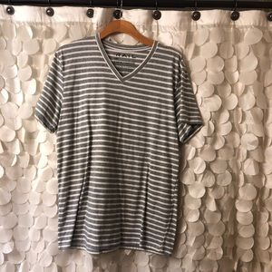 V-neck stripe tee
